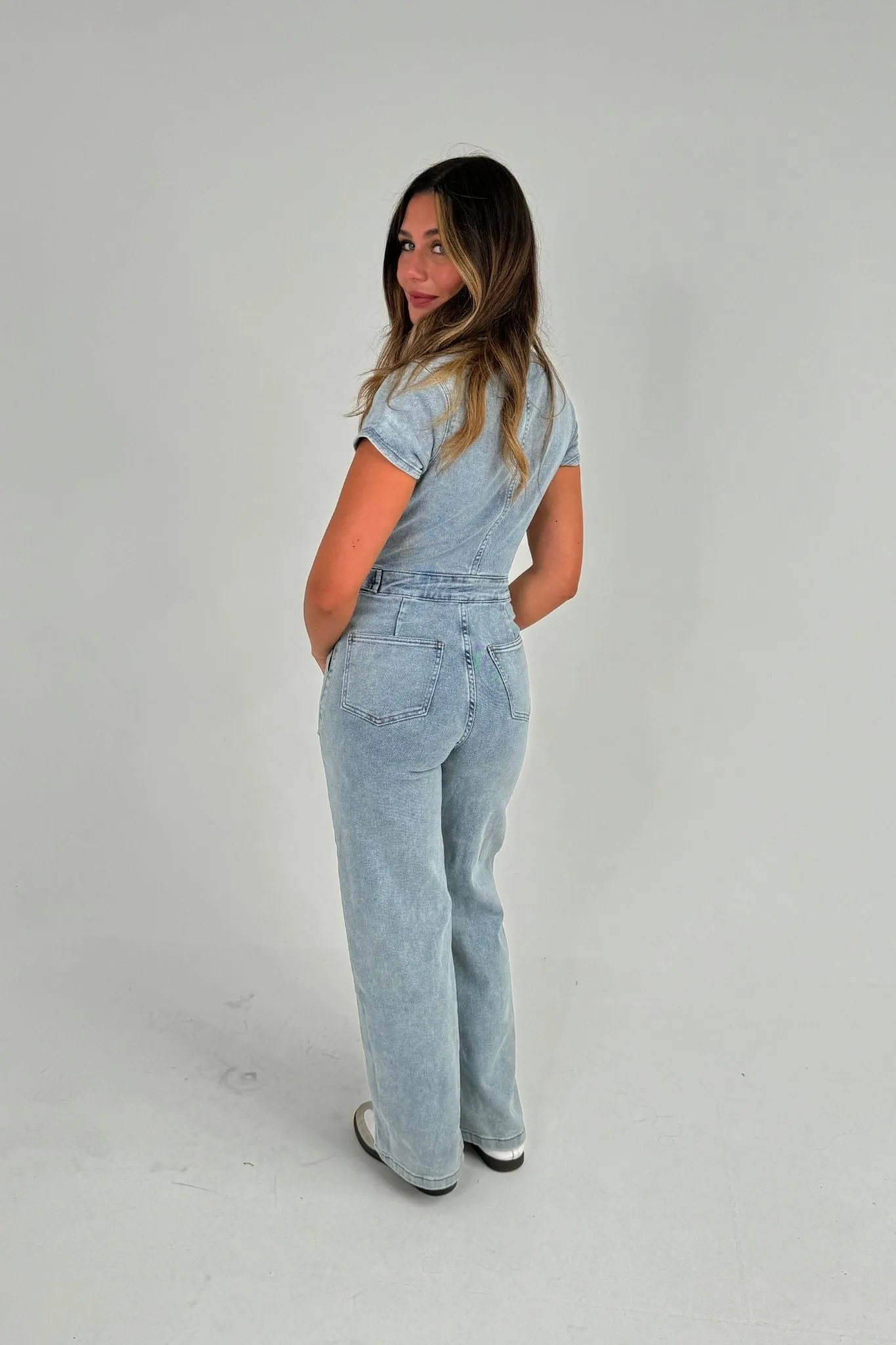 Freya Zip Jumpsuit In Light Wash